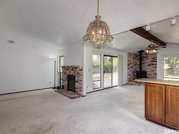 4th image of 9459 Roseburg Ct