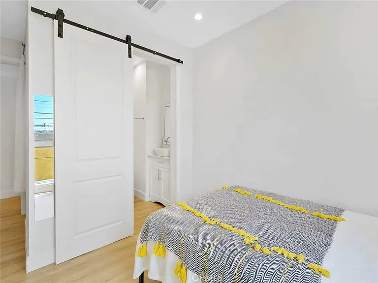 3105 S Normandie Ave — Photo 14