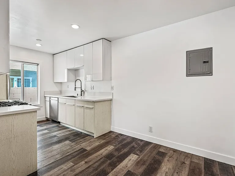 2730 Raymond Ave — Photo 12