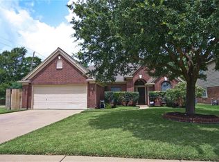 16818 Benwick Dr, Sugar Land, TX 77498