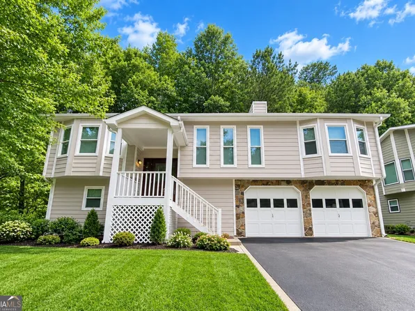 1326 Williamsburg Ln, Norcross, GA 30093