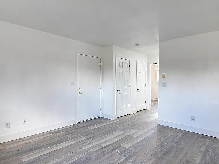 1077 Frederick Drive — Photo 37