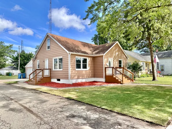 148 S Grand Ave, Bradley, IL 60915