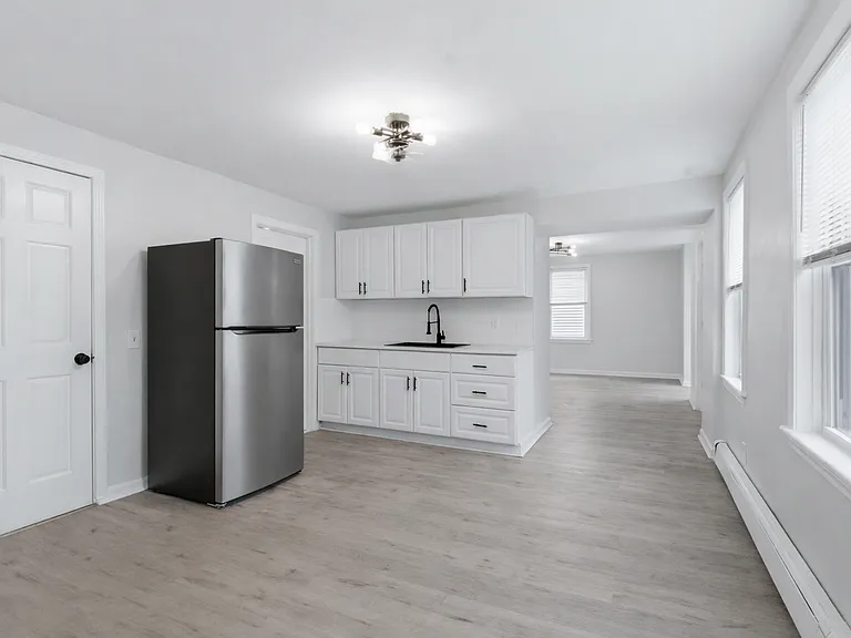 92 Sylvian St #1 — Photo 6