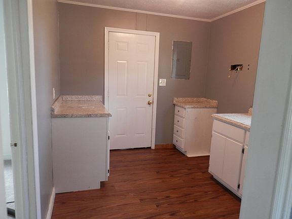 2nd image of 20 Kingwood Gardens Dr