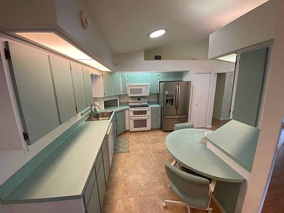 5th image of 26840 Racquet Cir