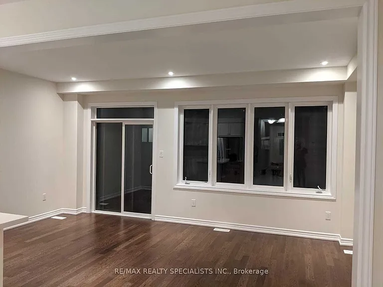 29 Gunn Ave — Photo 17