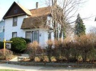 921 Adams St, Waukegan, IL 60085