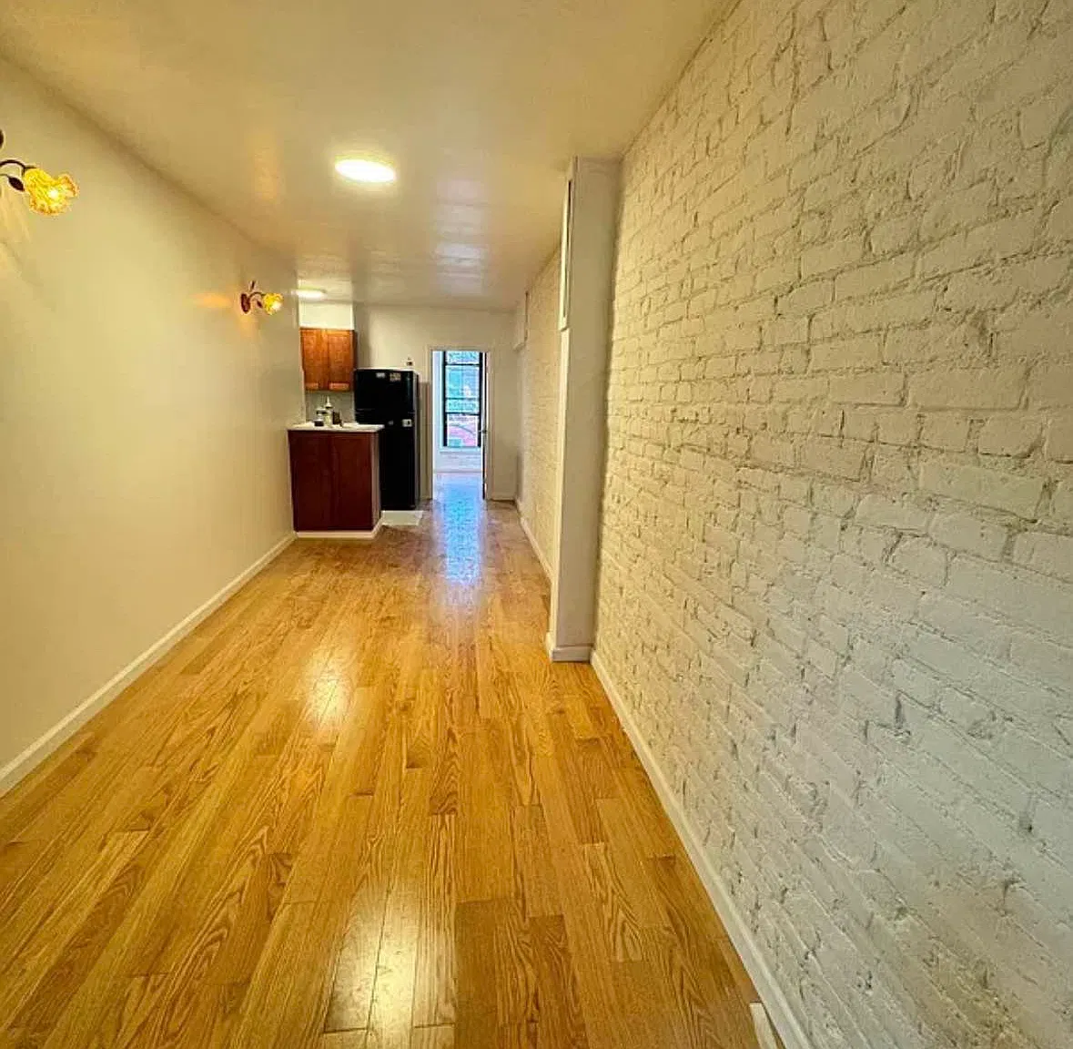 144 Wythe Avenue — Photo 1