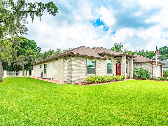 2nd image of 512 Sun Lake Dr
