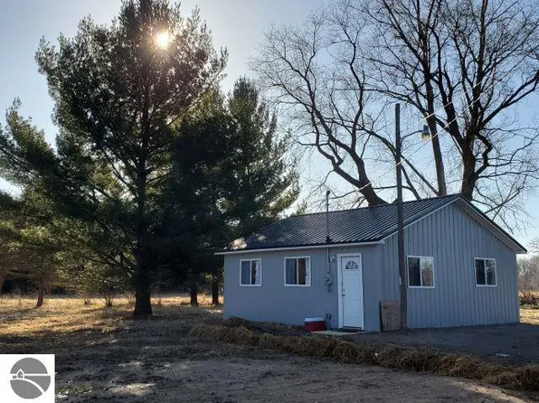 7469 Maple Ridge Rd, Alger, MI 48610