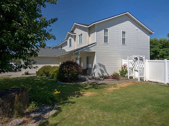 3rd image of 1410 N Tanzanite St