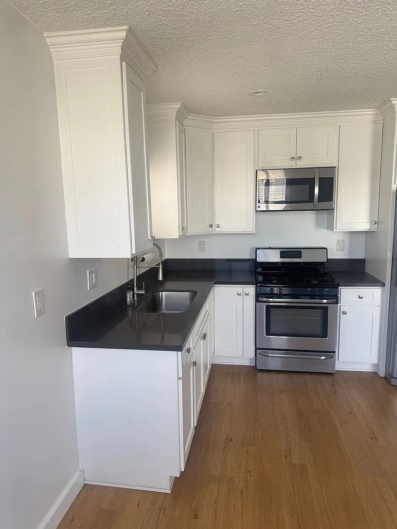 21013 Reynolds Drive — Photo 2