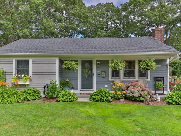74 Castlewood Circle, Hyannis, MA 02601
