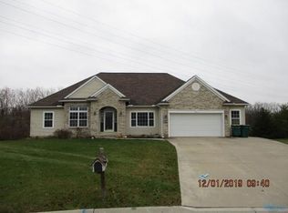 1328 Creek Bend Ct, Rossford, OH 43460