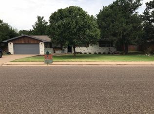 223 Tanglewood Ln, Levelland, TX 79336