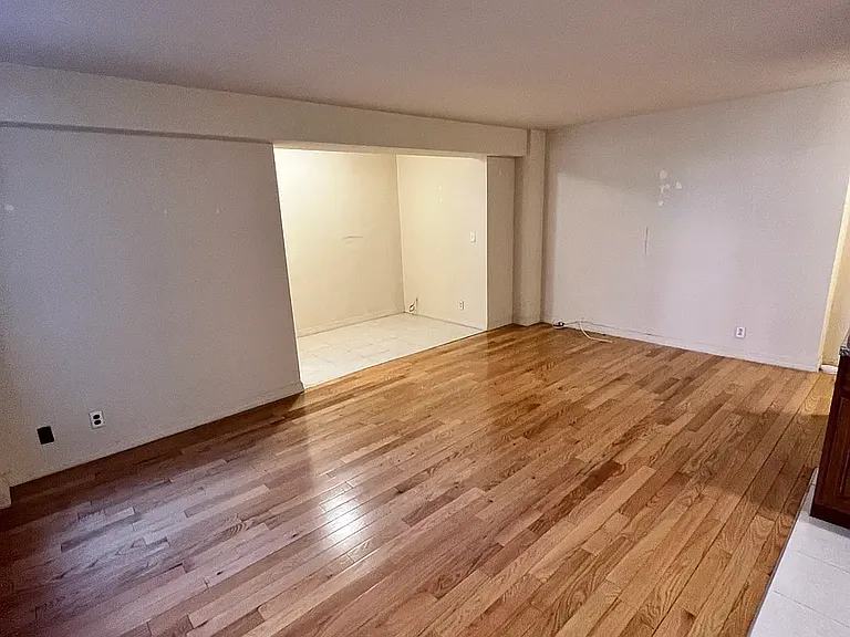 214 E 8th St #6S — Photo 4