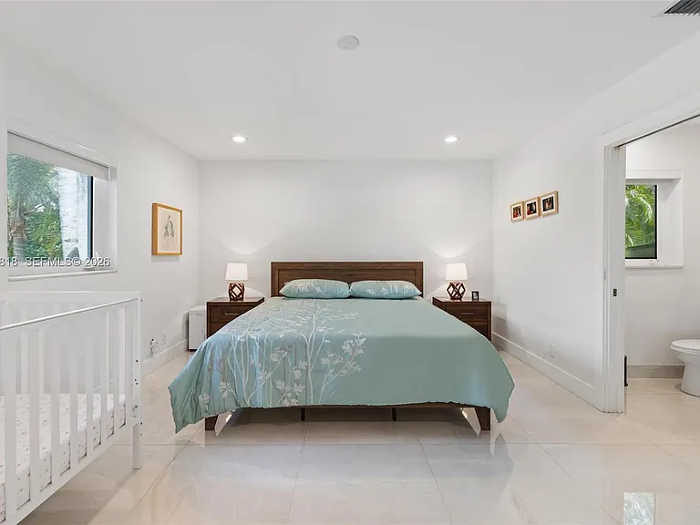 1014 Jefferson St — Photo 34