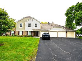 27W705 Windermere Rd, Winfield, IL