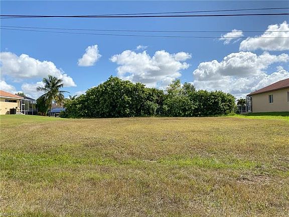 4th image of 3305 SW 28th Ave