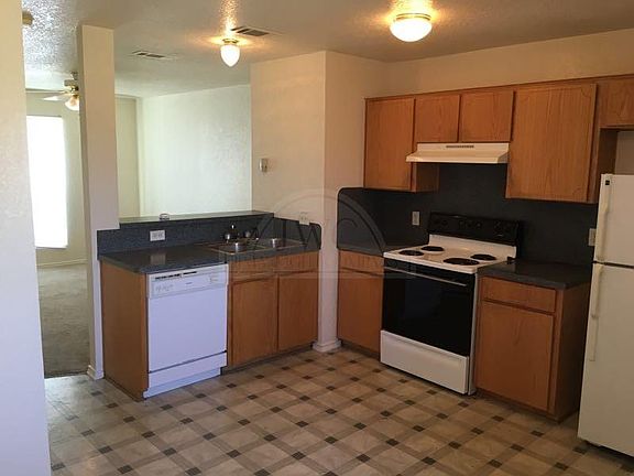 3rd image of 4006 Gus Dr APT C