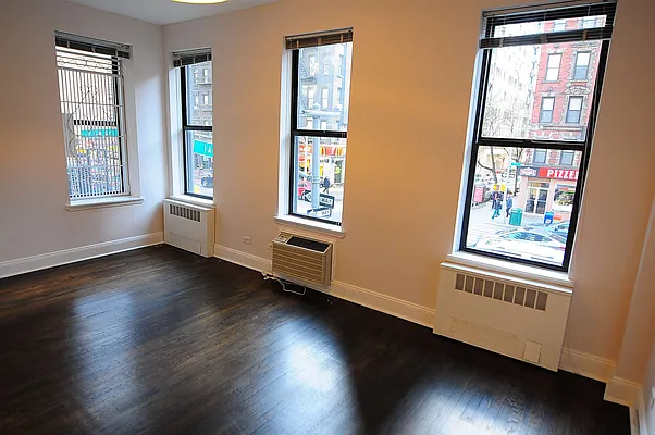 Rented by Metropolis Real Estate of Manhattan | media 6