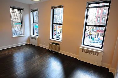 Rented by Metropolis Real Estate of Manhattan