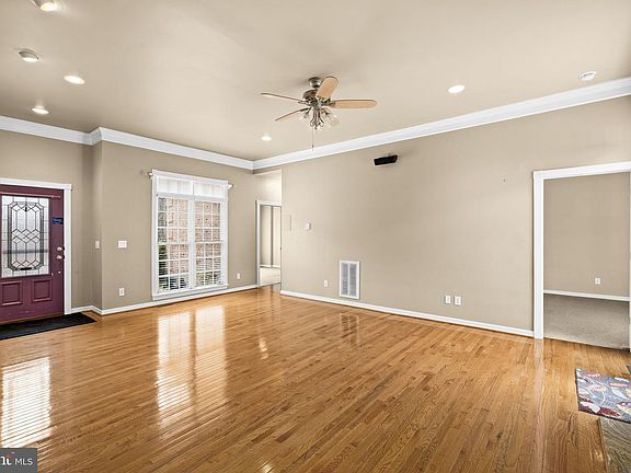 5th image of 575 Tall Pines Dr