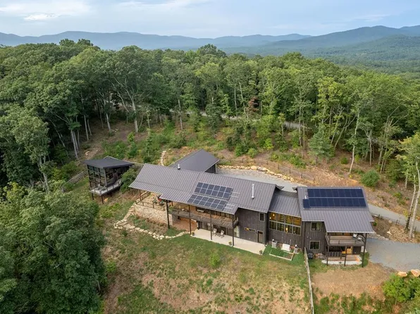 135 Tanager Trl, Ellijay, GA 30536