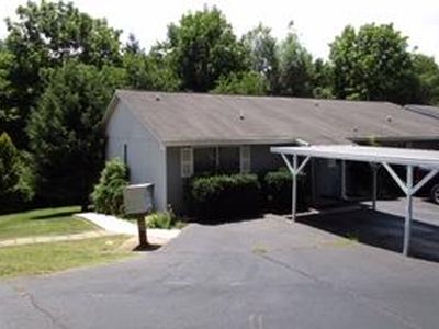 98A Randolph St, Franklin, NC, 28734