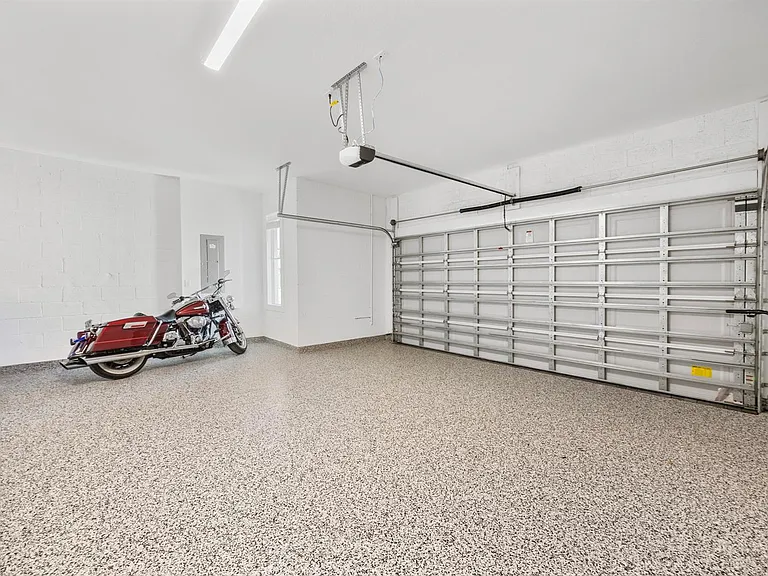 3552 NW Solange Ct — Photo 30