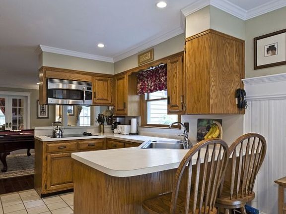 3rd image of 142 Sycamore Cir