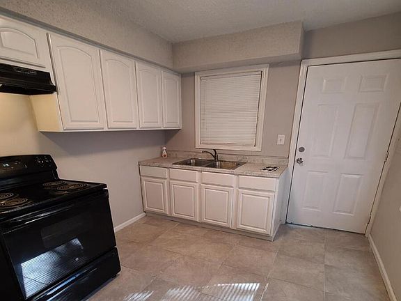 2nd image of 2745 DARROW Street