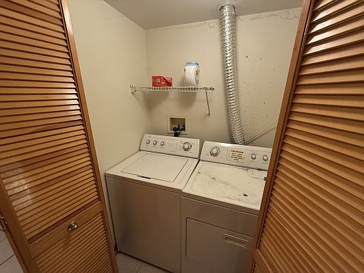 4th image of 1444 N Leavitt St #1F