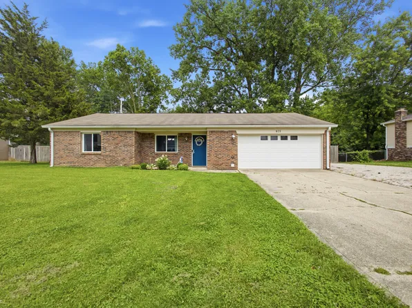 975 Stonegate Rd, Greenwood, IN 46142