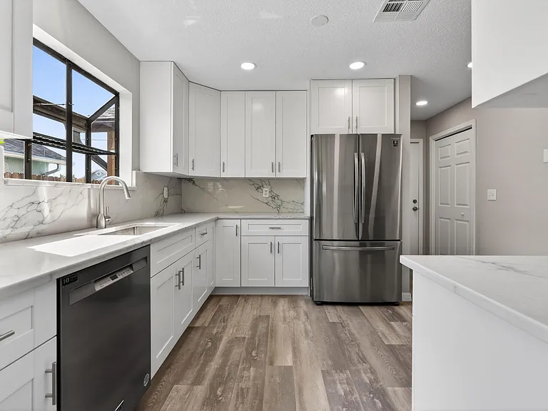 6119 Mullin St — Photo 9