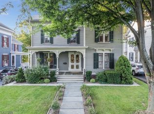 69 Center St, Clinton, NJ 08809