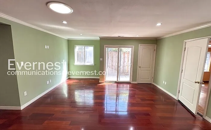 999 Loma Verde Ave — Photo 11