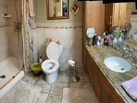 5th image of 3042 36th St