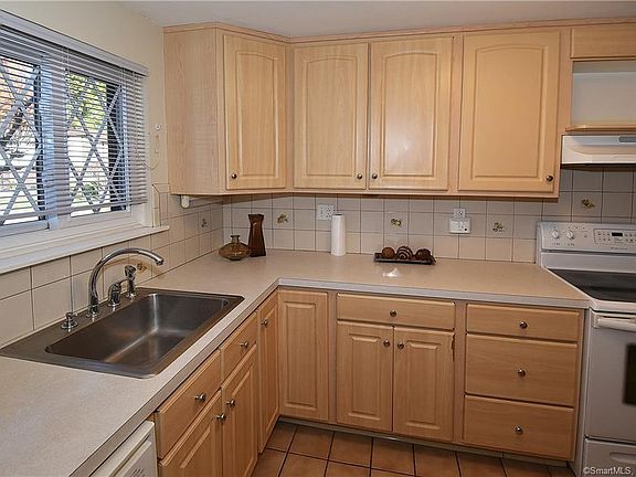 4th image of 610 Cedar Hollow Dr #610