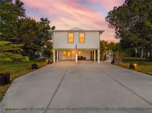 8787 Kodiak Ln, Saint James City, FL 33956