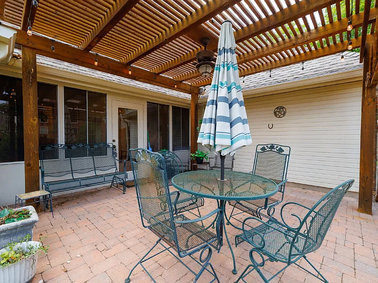 3726 Pensacola Dr — Photo 43