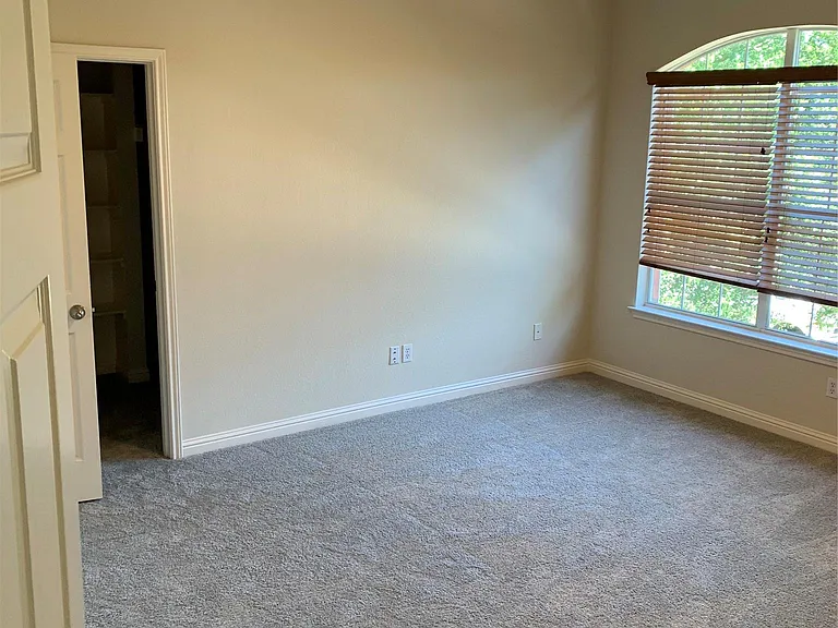 3713 Turetella Dr — Photo 7