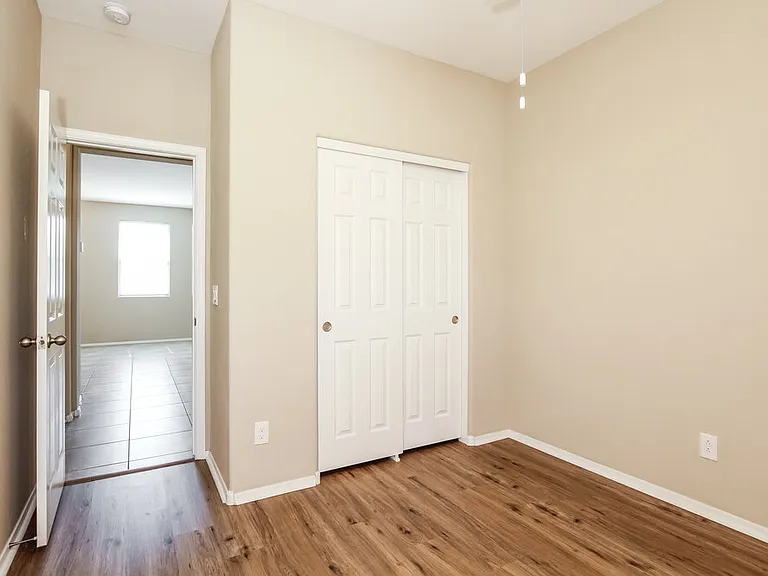 12164 W Superior Ave — Photo 14