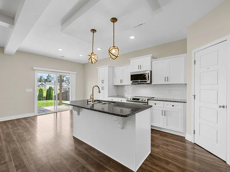 1140 Eagles Bluff Dr — Photo 14