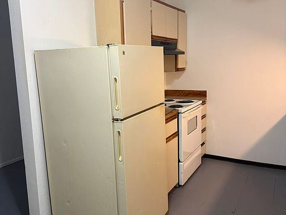 3rd image of 513 Maynard Ave S APT 302