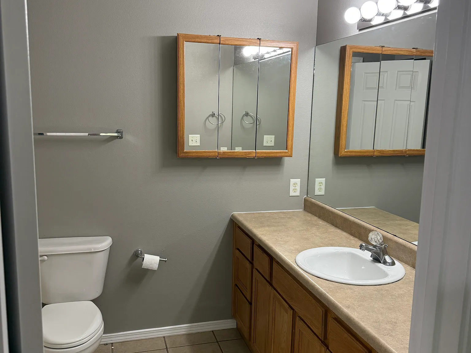 4 bed, 2347 sqft, $1,800 — Photo 3