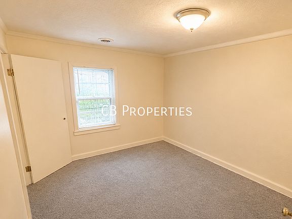 4th image of 2806 Scotland Rd