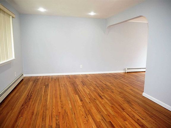 4th image of 326 Whipple St