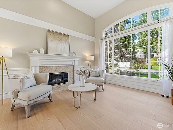 5th image of 20573 NE 33rd Ct